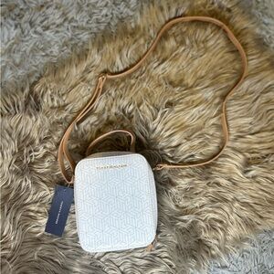 NWT Tommy Hilfiger White and Tan Crossbody Bag with Textured Design